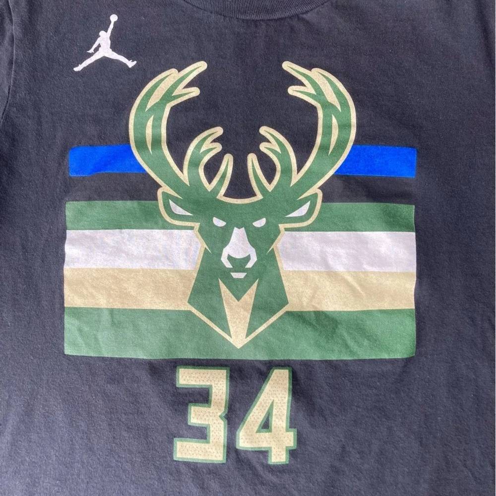 Nike Kids Milwaukee Bucks Giannis Antetokounmpo 34‎ T-Shirt Black XL 18/20